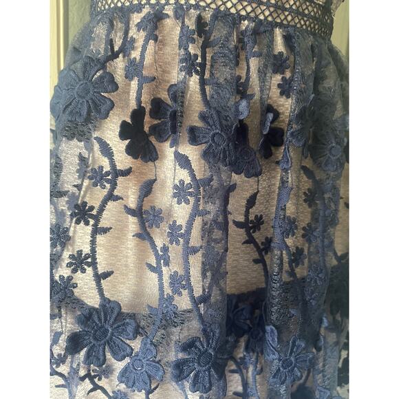 Endless Rose‎ Lace Dress - Picture 9 of 12